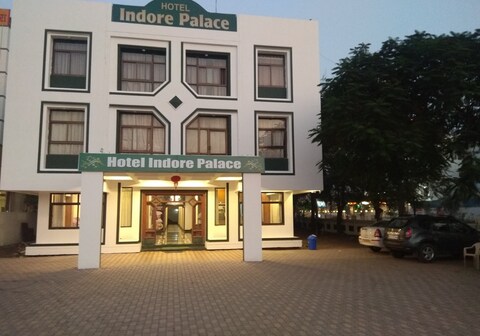 Hotel Indore Palace, Feel At Home (Newly Renovated Hotel)