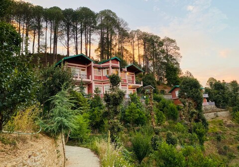 Ban Pravas Homestay | Lap of Himalayas