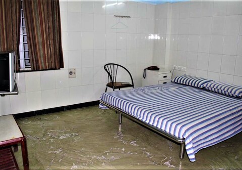 Paradise Guest House Near Marina Beach