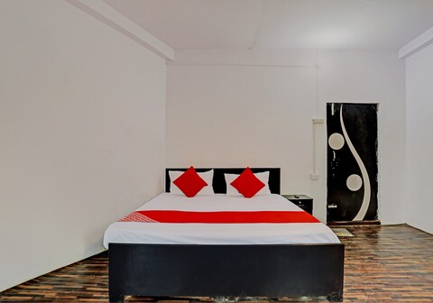 Hotel O Samrat
