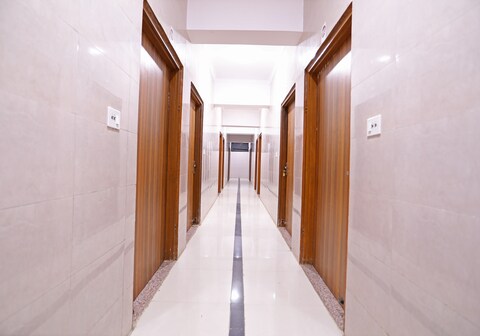 Hotel O Shree Raghuvar Dham