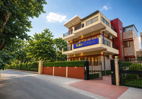 FabHotel Maurya Residency