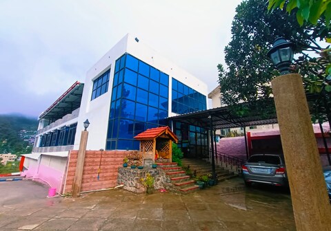 Hotel Vetrivel International by Brown Tree Resorts