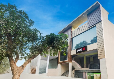 Super Hotel O V. K palace inn