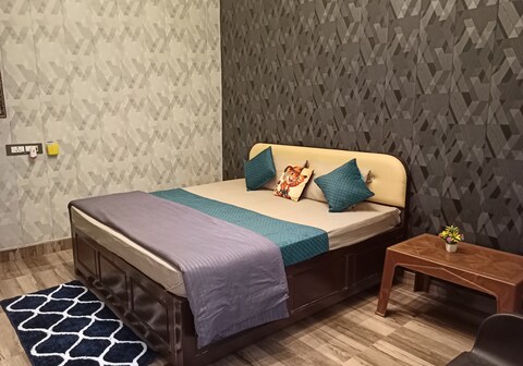 Shri Vinayak Guest House | 500m from Ram Temple