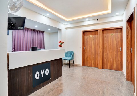 Hotel O GAYATHRI METRO DELUXE