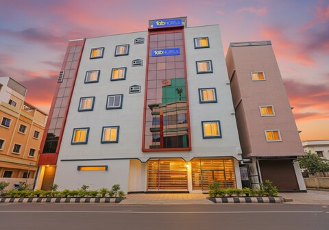 FabHotel Sujatha Residency - Ramamurthy Naga