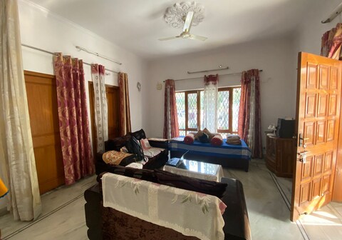 Vishal Homestay | Airy Rooms & Kitchen