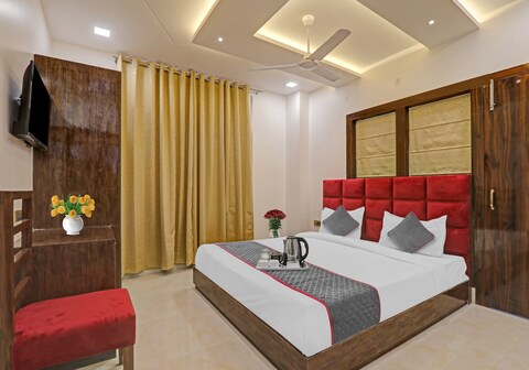 Townhouse Hotel Spotlight