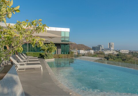 Holiday Inn & Suites Siracha Laemchabang