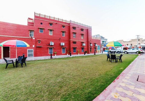 HOTEL HARI BHAWAN PALACE