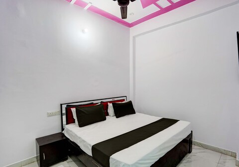 Hotel O New Golden Moon