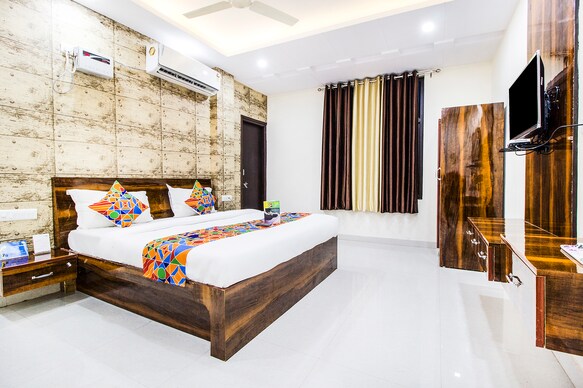 FabHotel Elysian Grand - 3 kms from Chaudhary Charan Singh International Airport Lucknow