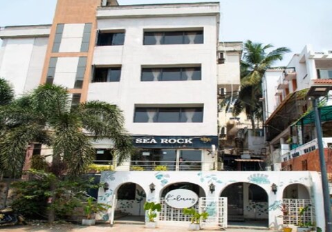 SEA ROCK Qality inn and Resorts