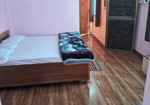 1 BHK Deluxe Room with AC