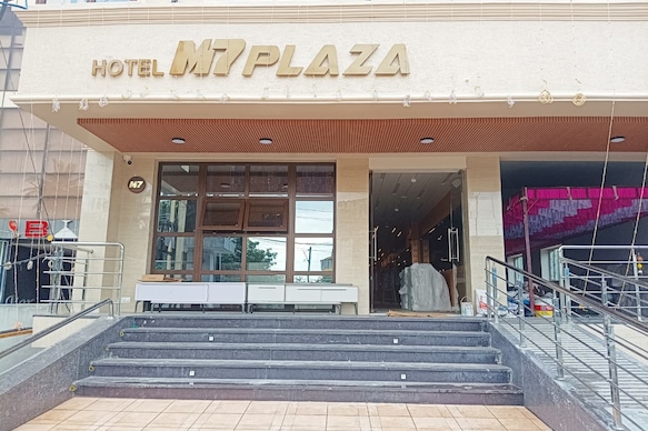 Hotel M7 Plaza