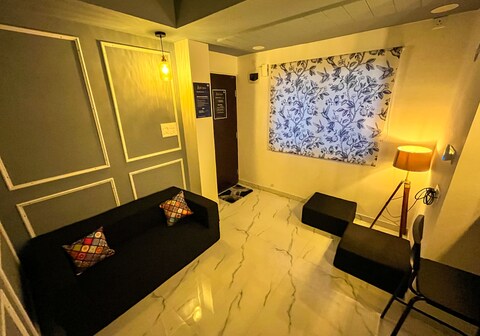 Zoscape 504 - Airport Entire Private 1 BHK Apartment