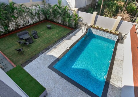 Shalimar Royal Luxurious 4BHK Villa by Limestays