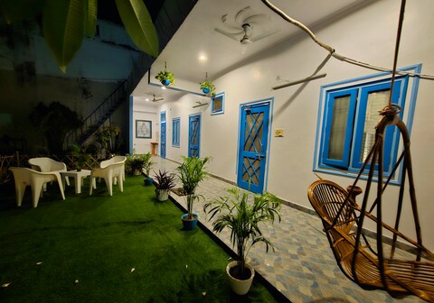 Spring shelters - Forest view