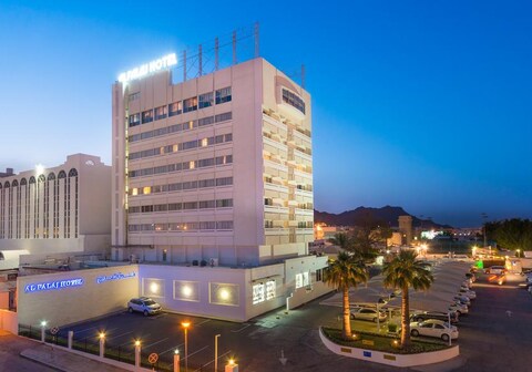 Al Falaj Hotel