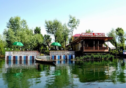 Mughal Palace Houseboat