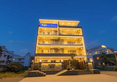 FabHotel The Prime Land - Huda City Centre Metro