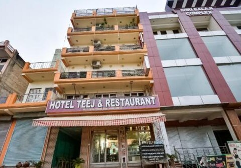 HOTEL TEEJ AND RESTAURANT