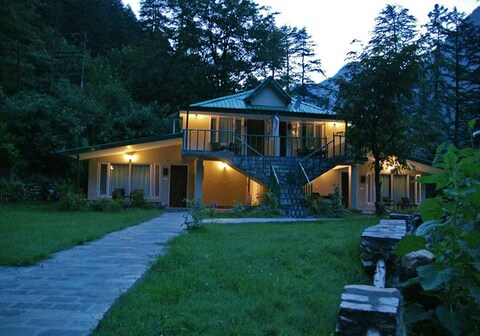 Asaka Cottage | Rooms & Restaurant