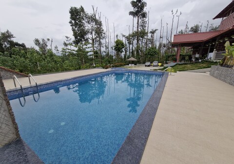Kattegadde Homestay by Dazzle Destinations - Swimming Pool and Rooms with Private Balcony