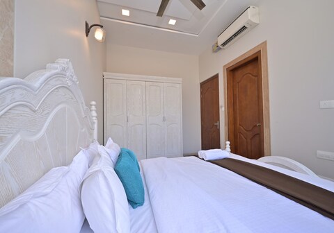 Golden Emerald Villa in Lonavala