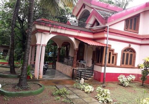 Angels Heaven, Anjuna beach