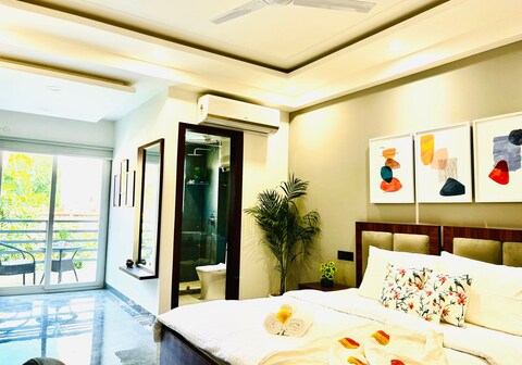 BluO Studio2 DLF CyberCity - Balcony, Gym TT, Lift