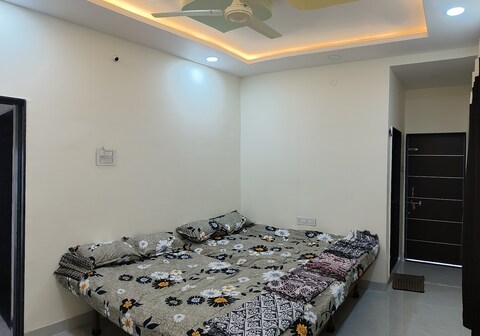 Atharv Guesthouse