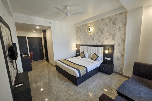 Hotel Kashi Dham