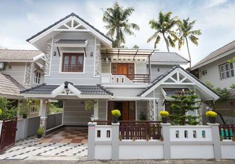 Swapna Home Suites| Budget Stay Near Cochin Airport