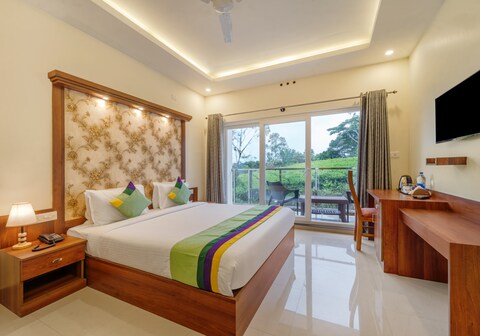 Treebo Windsong Resort Munnar, Tea Plantation View