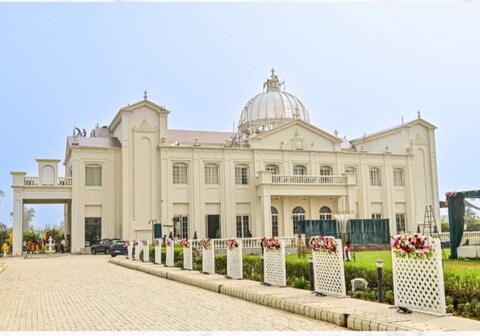 RAJWADA HOTEL AND RESORT