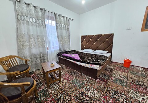 Grand Snowland Hotel and Restaurent