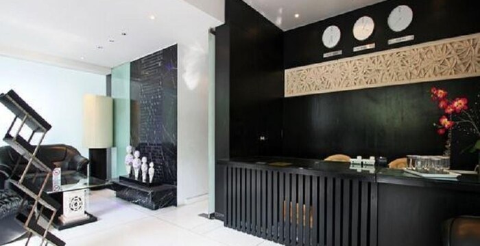 ar-suites-fontana-bay-pune-reception
