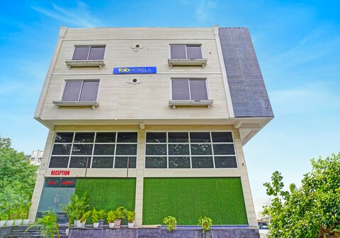FabHotel New Krishna Palace