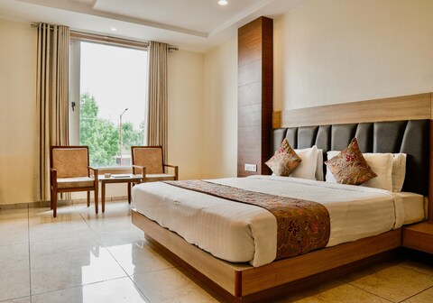 Kalpshree Hotel