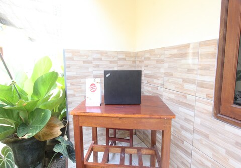 Hotel O Losmen Ida Near PT. Narmada Awet Muda (Pabrik Lingsar)