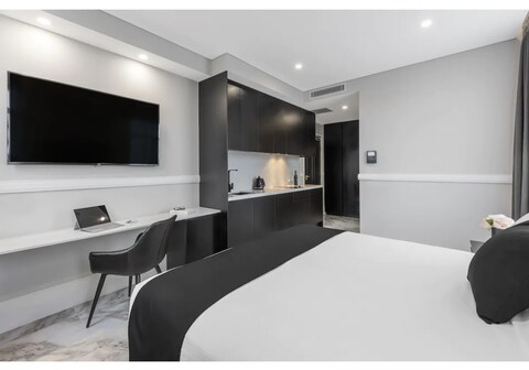 Holiday Inn & Suites Parramatta Marsden Street, an IHG Hotel