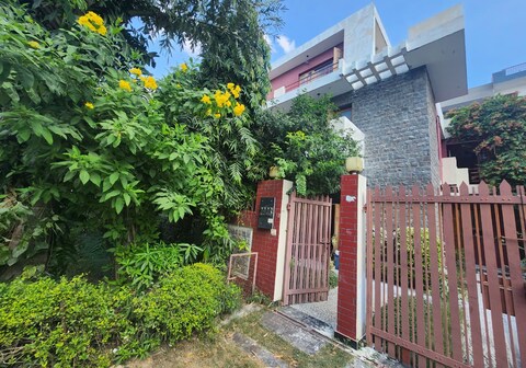 Luminary Dynasty House