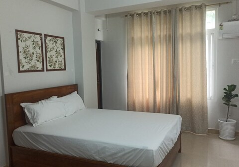 La Vita Oasis MC Road