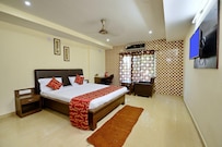 HOTEL RAJDHANI, Bhubaneshwar HOTEL RAJDHANI, Bhubaneshwar
