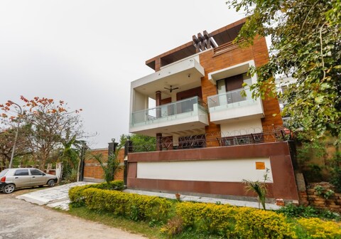 The King's Night Hotel