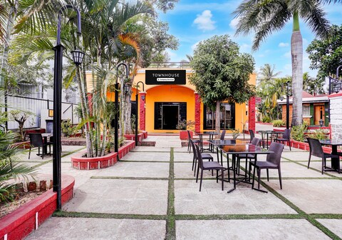 Townhouse Amrapali Resort