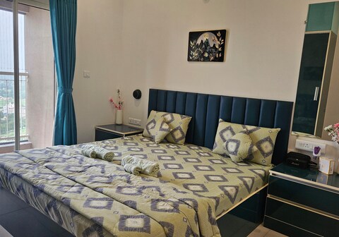 SKYLINE suite 2298
2bhk pool