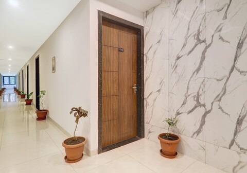 Hotel O S Grand Bolarum